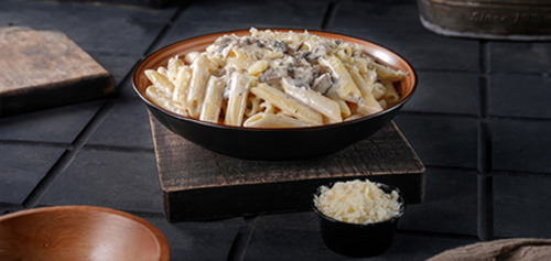 Penne Alfredo Pasta - Penne Pasta & Alfredo Sauce & Parmsson Cheese.