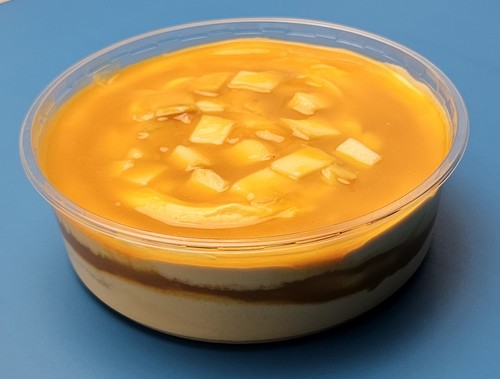 Mango Truffle - Mango truffle with vanilla, topped with fresh mango cubes 
Enough for 4 people