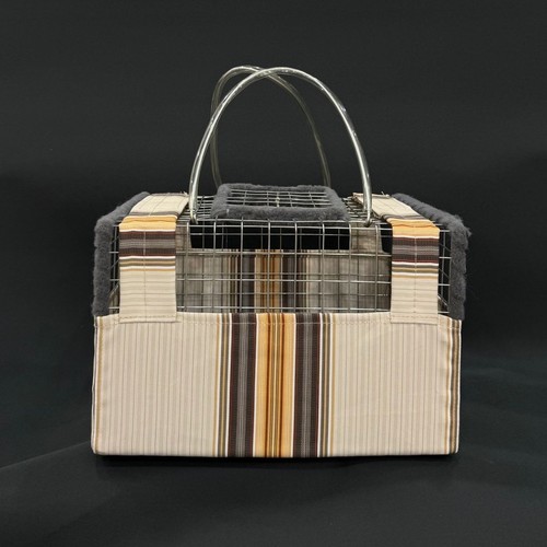 قفص حمام وسط خانه