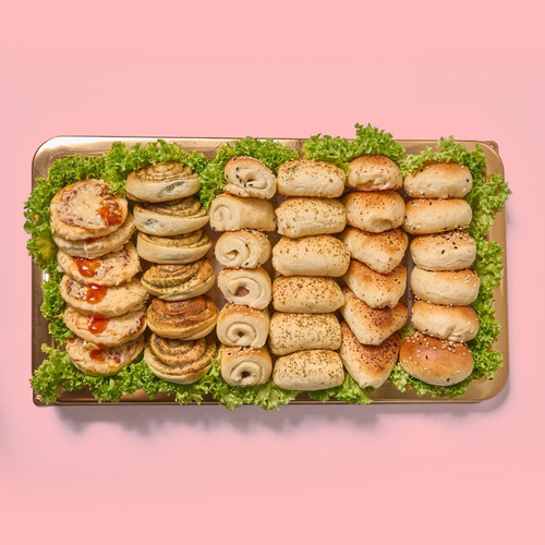 Mixed pastry dish, 36 pieces - A tray of mixed pastries
36 pills
Pizza/cheese/thyme/labneh/sausage/spinach