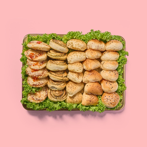 Medium pastry basket 28pic - سلة فطاير  ٢٨ حبه بيتزا/ زعتر/ سبانخ/ لبنه/ جبن