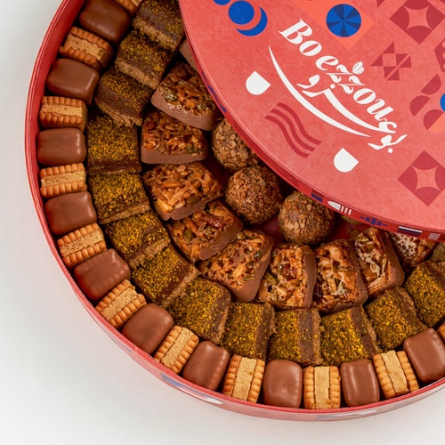 تشكيلة الدره - عباره عن : تشكيله فاخره من الحلويات العربيه&nbsp; بسكوت بالرهش -&nbsp; رنقينه -&nbsp; مكسرات بالشوكلت -&nbsp; كور الشوكلا بالرهش -