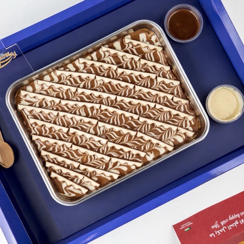 كندر مولتن - كندر مولتن تقدم ساخنه مع علب صوص&nbsp; بحجم عائلي