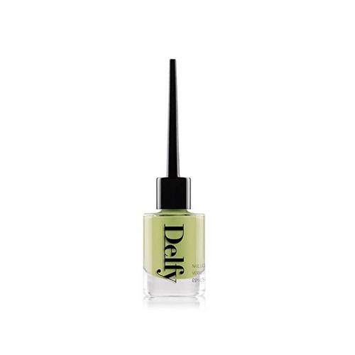 Delfy kw - 1032a   Garden - Professional quality nail polish with shiny, powerful colours for up to seven days. The gel texture gives an extreme lacquered shine and an ideal level of fluidity for perfect control and great ease of application. Citral, a natural active ingredient with strengthening and hardening properties, seals and protects the nails creating an unscratchable armor of light.