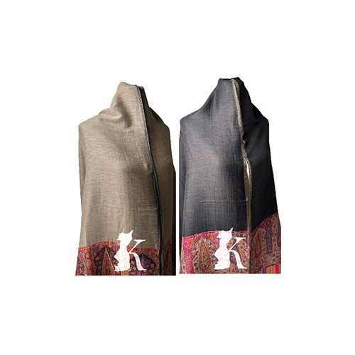 Double Face Kashmir Pure Wool Shawl-Black,Beige - Double Face Kashmir Pure Wool Shawl
Color black-beige size: 100 cm x 200 cm. Stylish, unique and luxurious for special occasions.