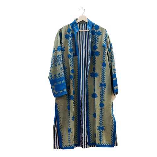 COTTON HANDMADE JACKET EMBROIDERY - COTTON HANDMADE JACKET EMBROIDERY COLOR : BEIGE & BLUE FREE SIZE
