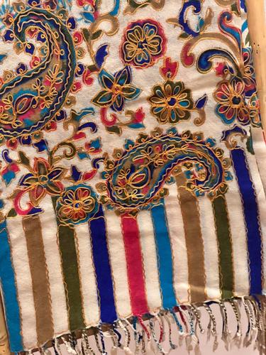 HAND FULL STICHES - KASHMIR SHWAL