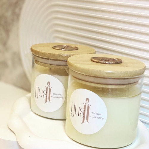 massage candle XL - A massage candle with highly moisturizing natural ingredients and vitamins that leave the body hydrated for a long time