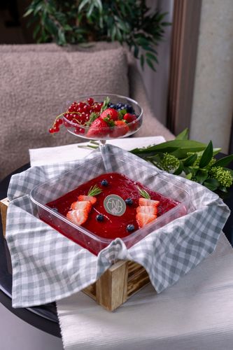 Mix berries Trifle