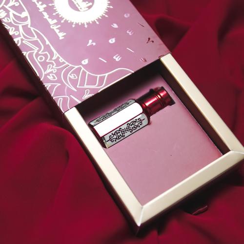Yafean misk - Yafean for oud and bakhor
.
.
.
Yafean misk for the body, very high stability and strong concentration, size of 1 tola
.
The price is 10 KD