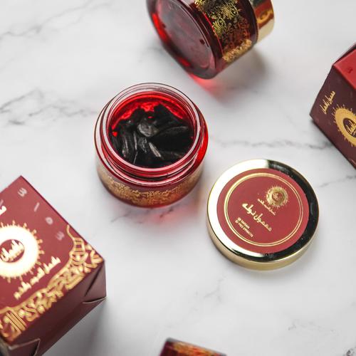 Mamool nola - Yafean for oud and bakhor
.
.
.
.Nola maamoul with the scent of patchouli and black oud 1 tola
.
The price is 7 KD