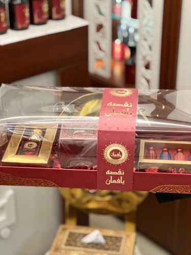 Kuwait gift - Shahzada perfume 100 ml - large maamoul box 36 grams - box of musk flavors for the body, four tola - two spray size 150 ml