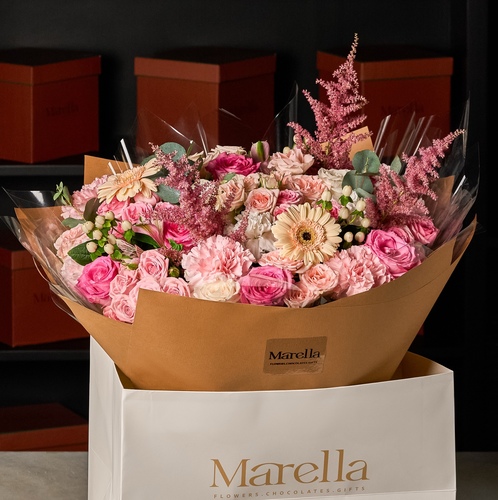 Big flowers bouquet - بوكيه ورد الحجم الكبير بتنسيق زهور ونباتات و ورد الجيربيراللكتابه على الكرت يرجى كتابة العباره بالملاحظات