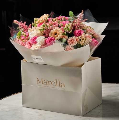 Big flowers bouquet - بوكيه ورد الحجم الكبير بتنسيق زهور ونباتات و ورد الجيربيراللكتابه على الكرت يرجى كتابة العباره بالملاحظات