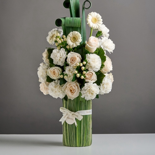 vasa 21 - فازه راقيه من تنسيق ماريلا بالزهور و الورودبتنسيق متميز و متفرد لمناسباتكم بكل تفرد و جمال