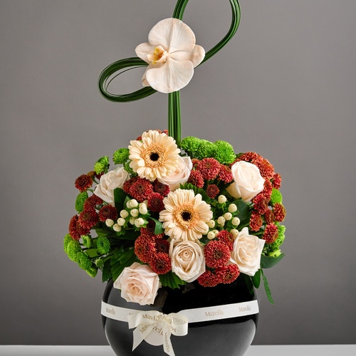 vasa round - فازه راقيه من تنسيق ماريلا بالزهور و الورودبتنسيق متميز و متفرد لمناسباتكم بكل تفرد و جمال