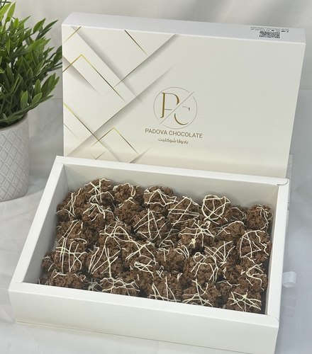 Crispy Croquantine - The box contains 500 grams of biscuit chips stuffed with Nutella and added brownie chocolate.