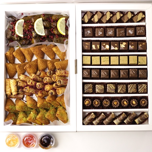 Offer 2 Box - 2 Box Offer 1 box mix citrus with samosa and 1 Large box chocolate.