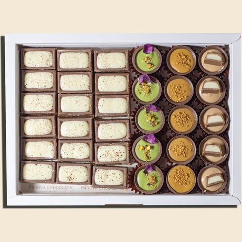 Small box Mix Ulker and cheese cake chocolate - Contains 18 Ulker pieces and 15 pieces cheesecake chocolate