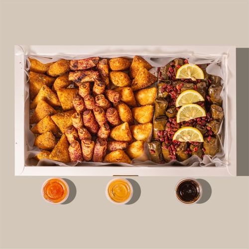 صندوق موالح كبير - 20 ورق عنب - 20 مسخن - 10 سمبوسة جبن - 10 سمبوسة بطاط