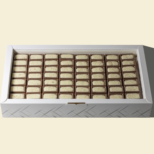 اولكر - 56 حبة من شوكلت الاولكر الفاخر مضاف الية تشيز حشوة تشيز كيك و النسكافية مع طبقة البسكوت اللذيذ