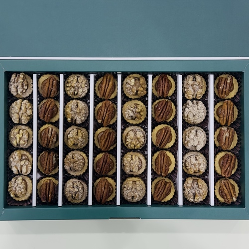 غريبة كراميل - 40 حبة من الغريبة الشرقية مكونة من البسكوت و الكرميل و الجوز