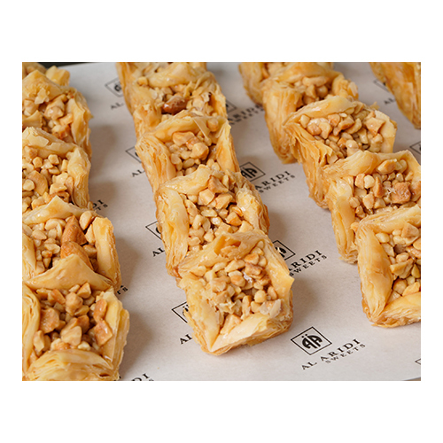 Baklawa Sorar Cashew - Prepared from crisp dough sheets, stuffed with Cashew and sweetened with syrup.