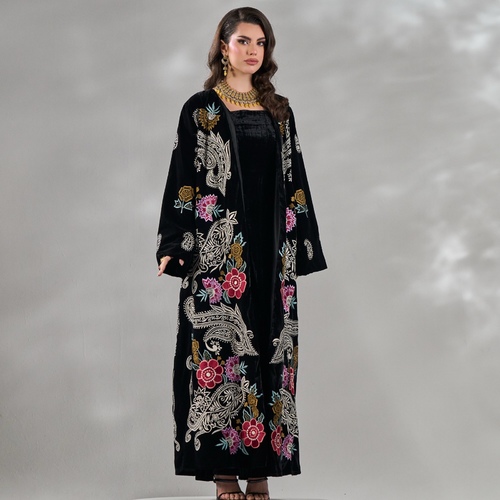 بشت مع الفستان الداخلي استلام خلال اسبوعين - اختيارالقياسات المناسبه