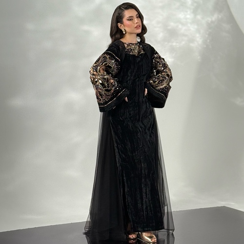 الاستلام خلال 20 يوم - فستان بفتحات جانبيه&nbsp;اختيار القياس لمناسب