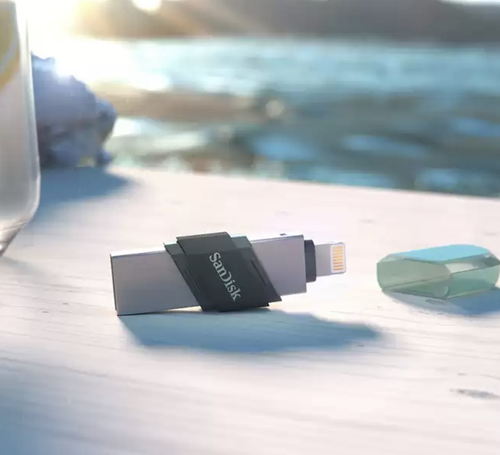 iXpand™ Flash Drive Flip