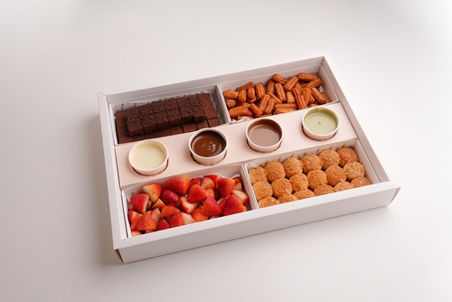 Gathering Sweets Box - Special mix of our items serves from 6 to 8