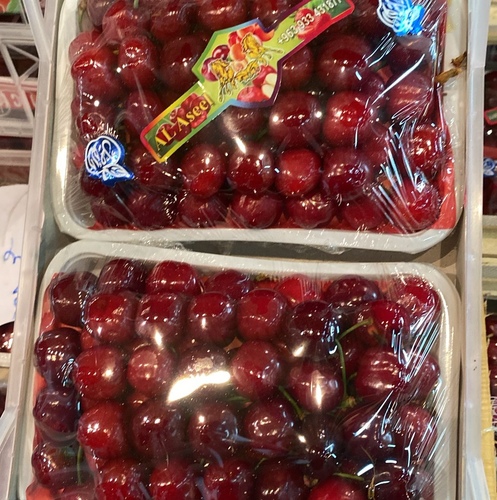 كرز طبق كبير