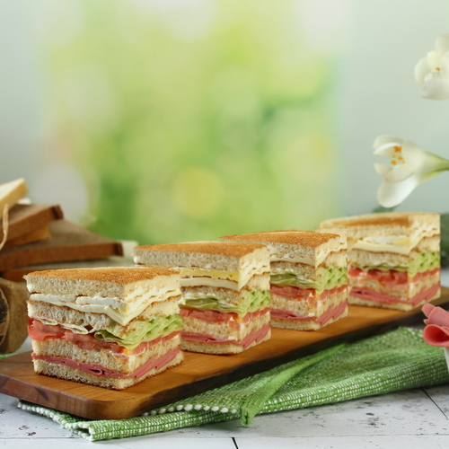 Mortadella Club Sandwich - Mortadella
  - Kraft cheese - Egg - lettuce - tomato - mayonnaise