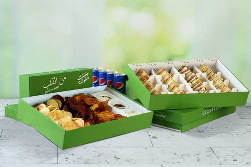 Gulf Cup Friends Meal - Club Box Sandwich of your choice + Crunch Chips Mix + 4 Drink