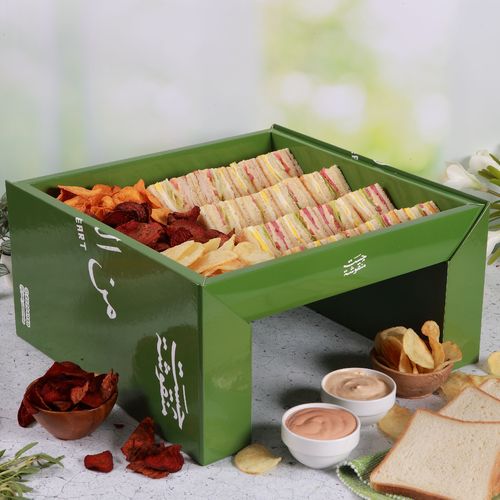 Super Club Box - Club sandwich Box + Crunchy Chips Mix Box + 2 Sauce