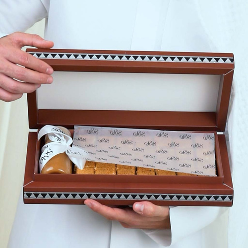 كيكة العسل - كيكه العسل مع صوص الكراميل اللذيذ