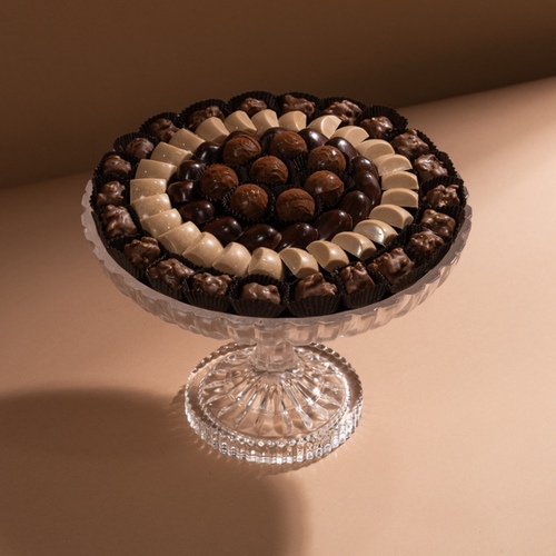 chocolate tray - صينيه جوكلت راهيه تحتوي على 900 غرام جوكلت من الحشوات البست سلر