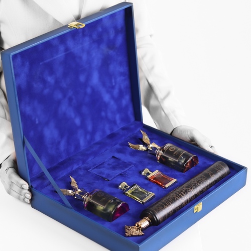 Mini Diplomatic Fund - Box contains:
Two 100ml perfumes
Two musk perfumes
Two incense perfumes
300ml spray