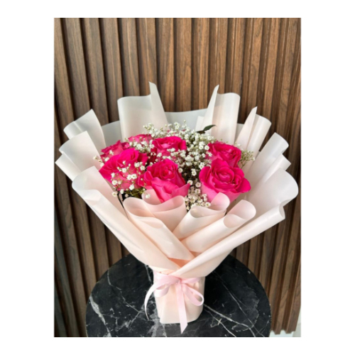 Rawan Bouquet - A mixture of roses 8
With gypsophila