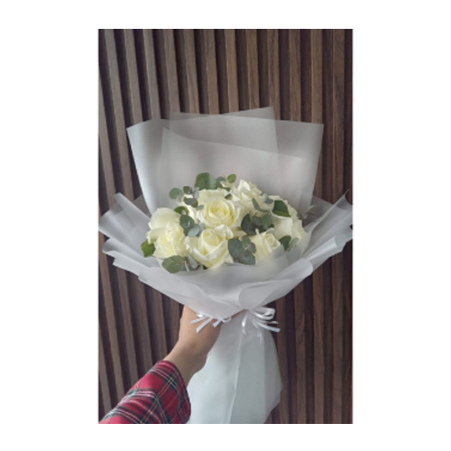 Raghad Bouquet - A beautiful bouquet of white roses, 15 roses and 10 eucalyptus branches