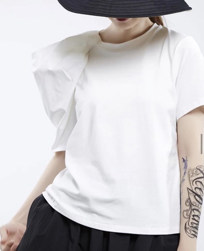 Lala Love Fashion Q8 - White Tshirt - One buff sleeve