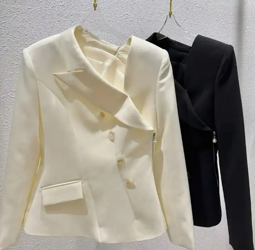 Lala Love Fashion Q8 - Elegant off white blazer