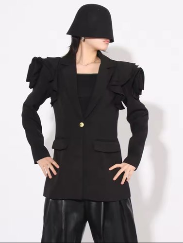 Lala Love Fashion Q8 - Black blazer with flowers sleeve