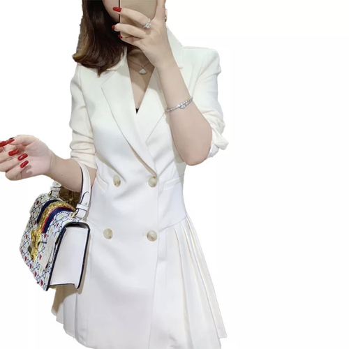 Lala Love Fashion Q8 - End pleated white blazer