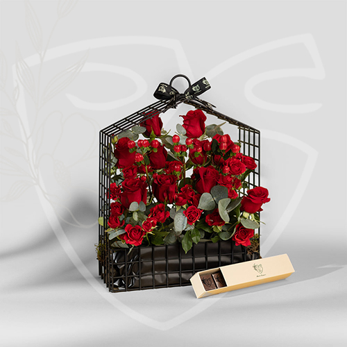 Hot Juri - gold cage with roses and chocolate Size : 35*30 cm