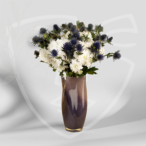 Strong 2 - vases with flowers and chocolate size : 45*25 cm