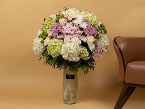 Arina - Large glass vase Size 80/60 cm With a cocktail of assorted flowers and hydrangea flowers