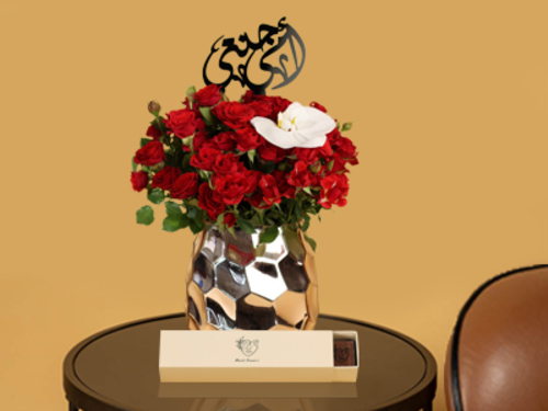 Butte and More - vases with flowers and chocolate with cards size : 35*20 cm