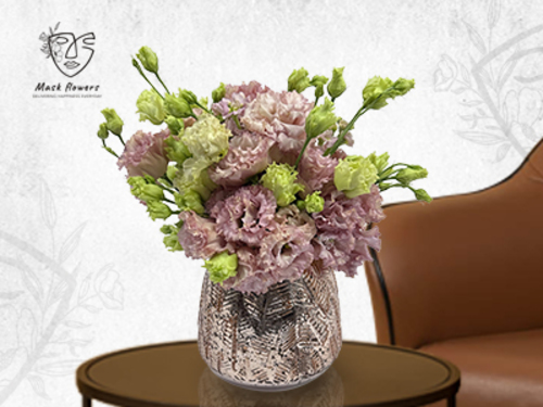 golafe - Unique vase with a beautiful flower arrangement from a Dutch flower mix to suit all tastes. Size: 30/20 cm