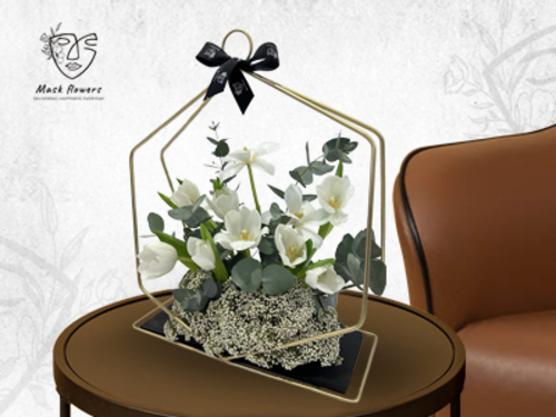 goldaro - Metal stand  gold with beautiful flower arrangement of a mix of Dutch and Ecuadorian flowers to suit all tastes 45/35cm